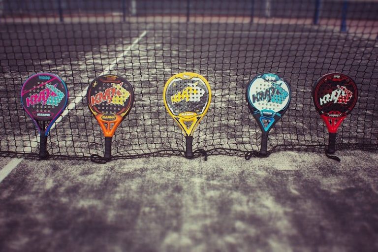 Comment jouer au padel règles et principes du padel